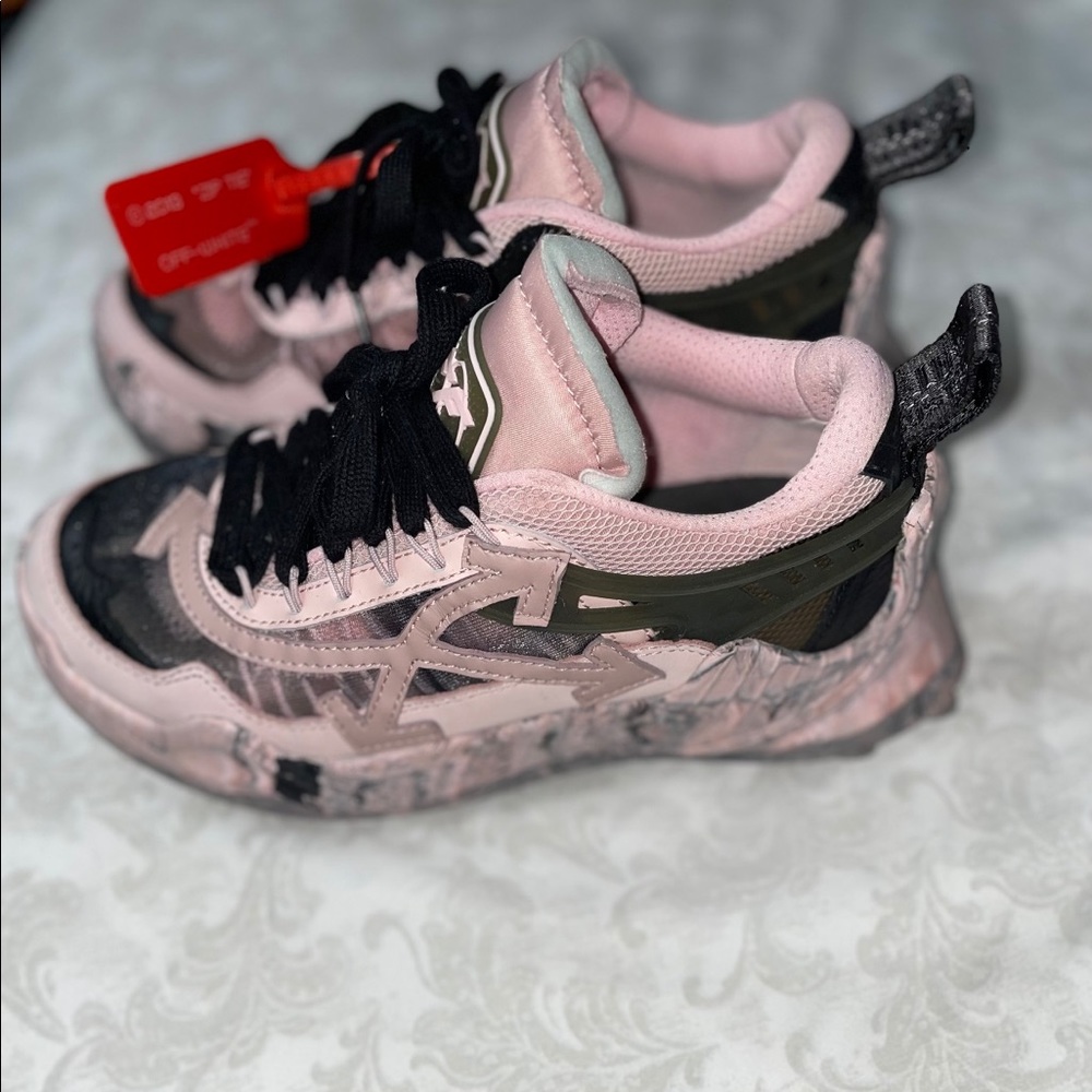 Odsy-1000 Pink/Black Off-White  Size 36 Worn Once
